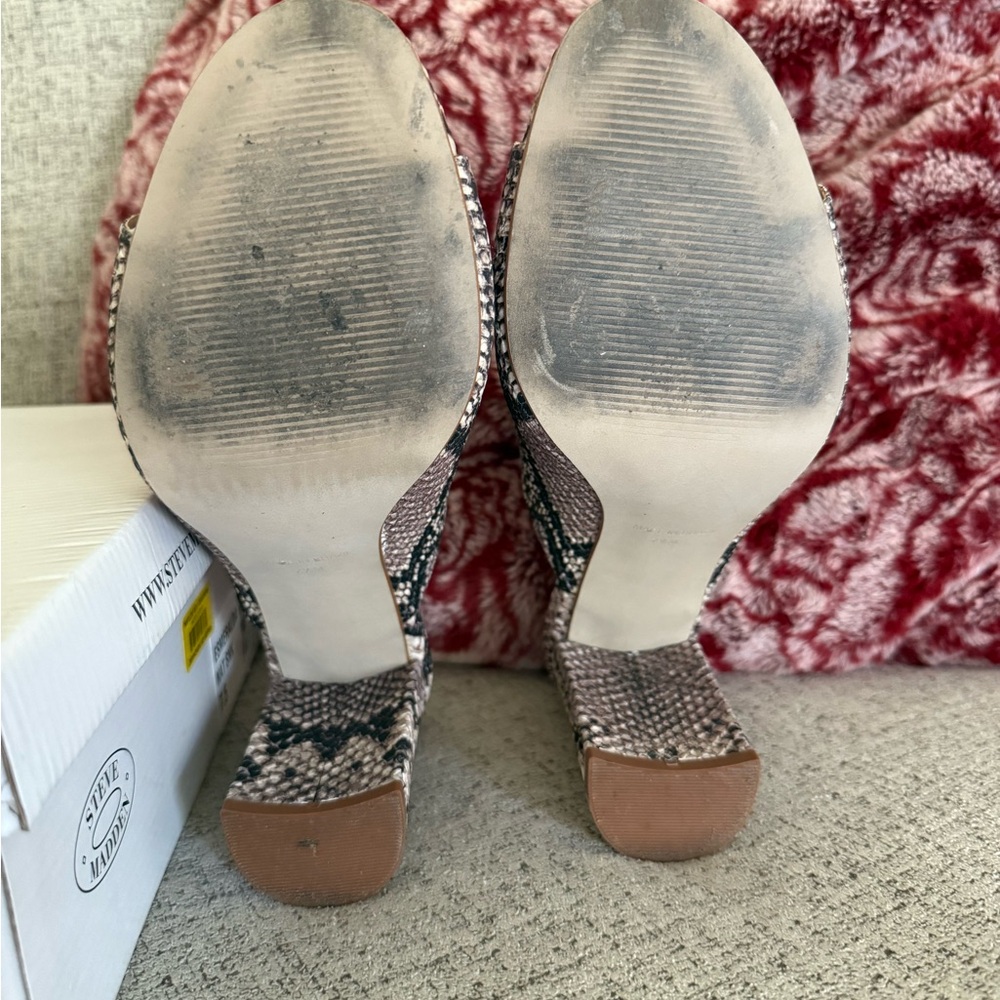 Steve Madden Cream and Brown Snake Print Mules - Picture 2 of 4